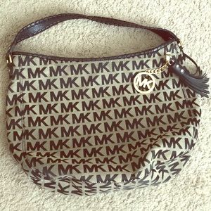 Micheal Kors bucket purse